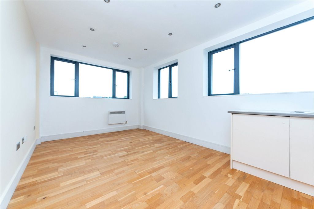 Property photo 2 of 7 Picture No. 05