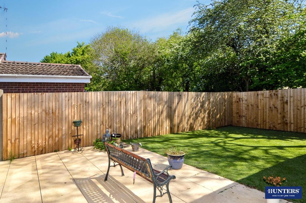 Property photo 1 of 9 Garden