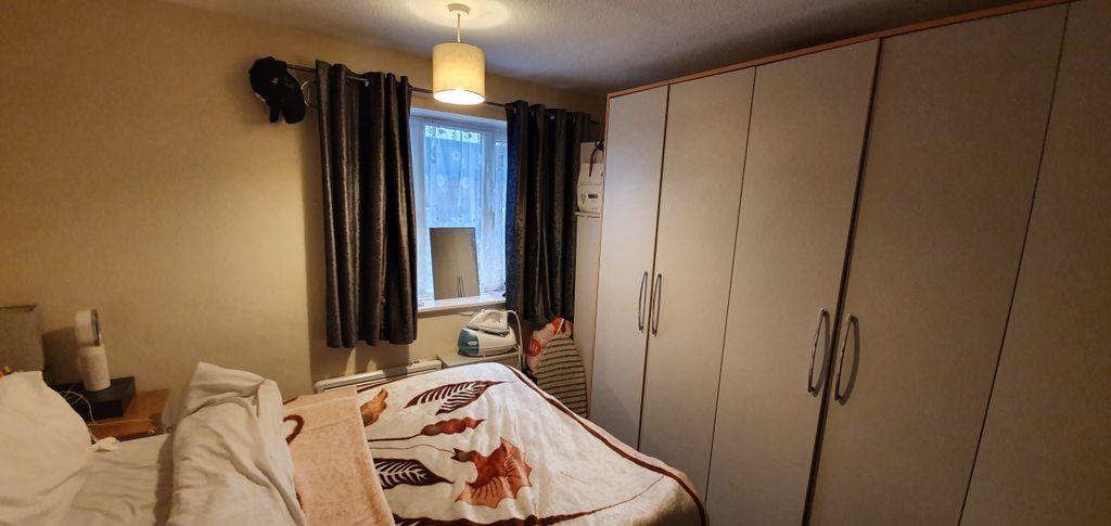 Property photo 2 of 8