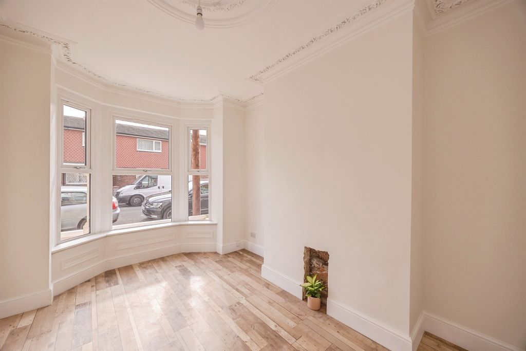 Property photo 2 of 24