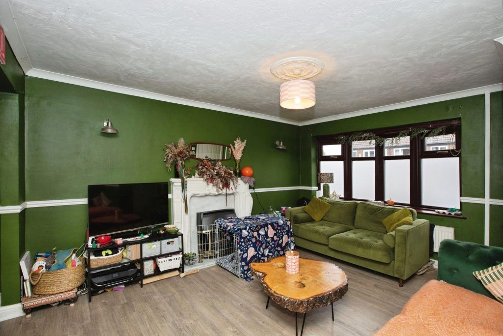 Property photo 2 of 18