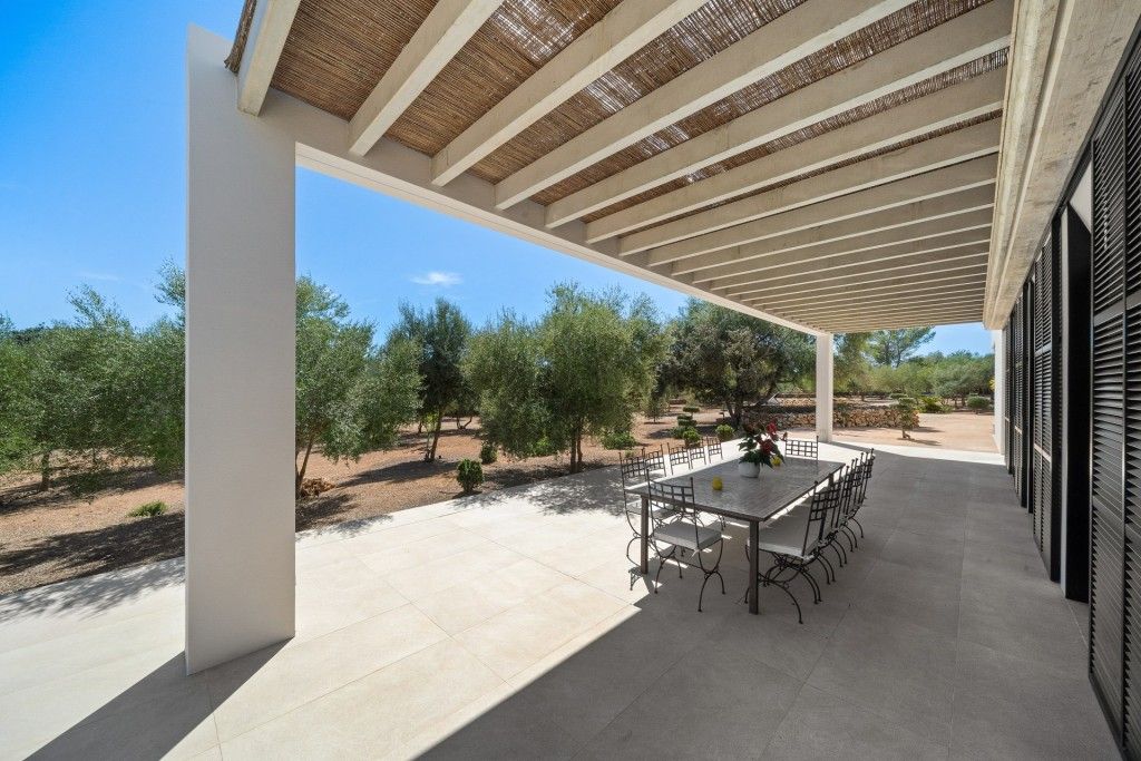 Property photo 3 of 19 Covered Terrace