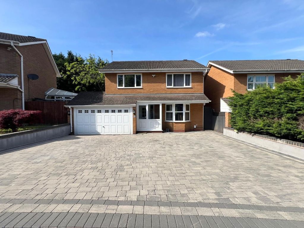 Property photo 1 of 15 Approach