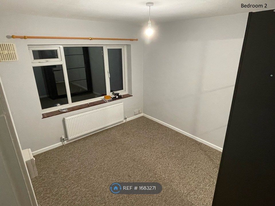 Property photo 3 of 11 Bedroom 2