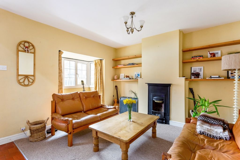 Property photo 2 of 9