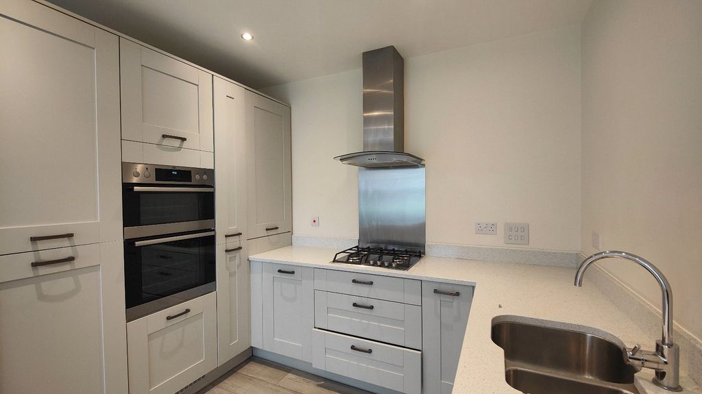 Property photo 2 of 24 Picture No. 08