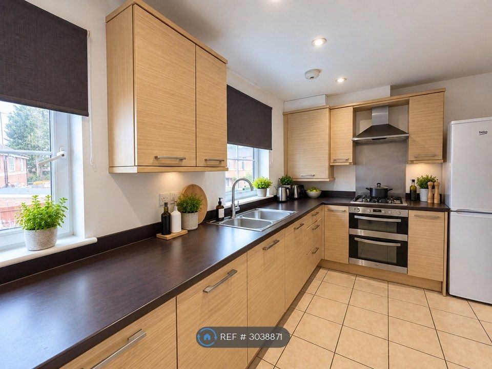 Property photo 1 of 6 Communal Kitchen