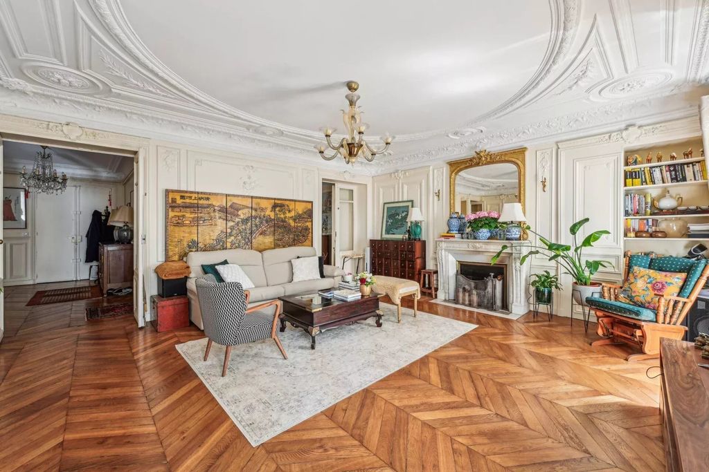Property photo 1 of 12 Paris Xvie - Trocadéro - 5-Room Family Apartment 146 m2