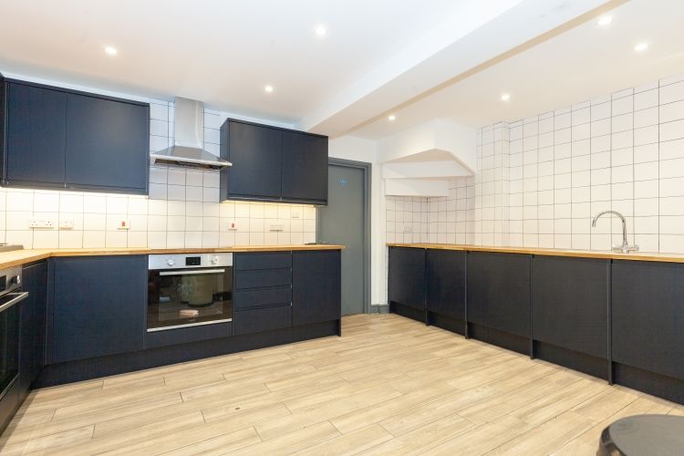 Property photo 1 of 12 Kitchen