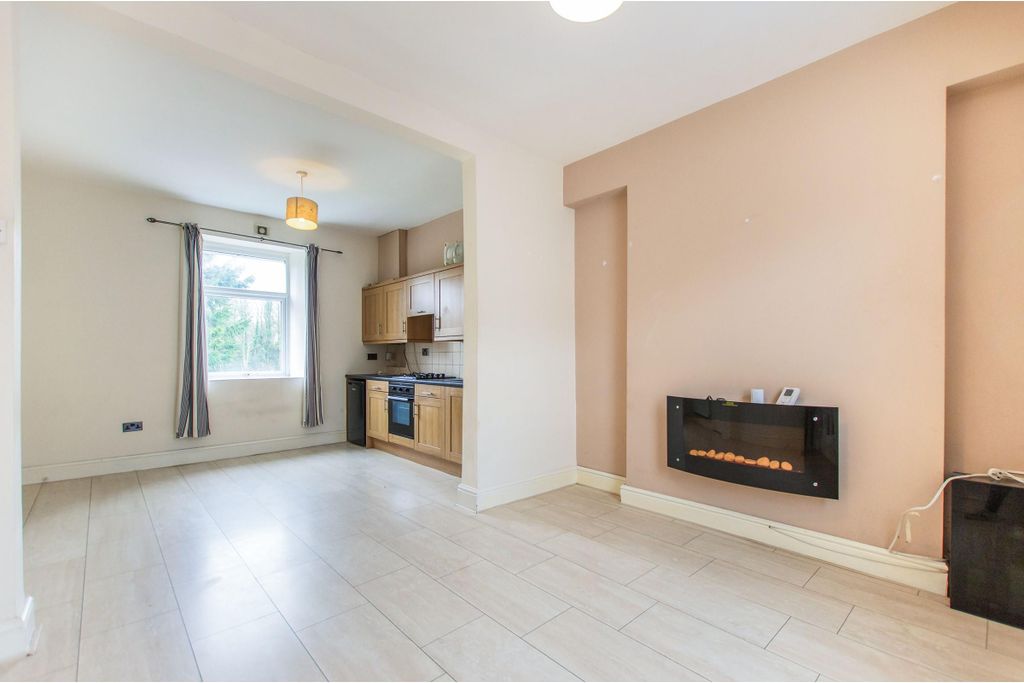 Property photo 2 of 9 Image