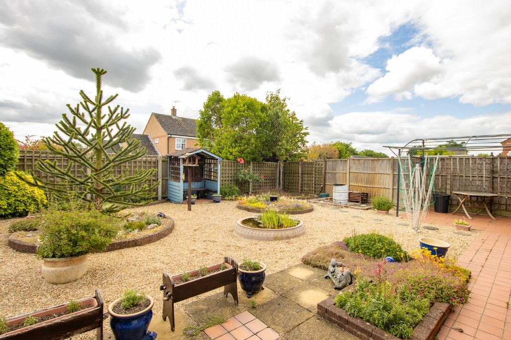 Property photo 2 of 20 4219734