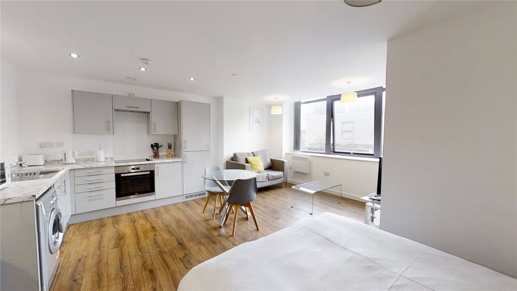 Property photo 1 of 10 Picture No. 04
