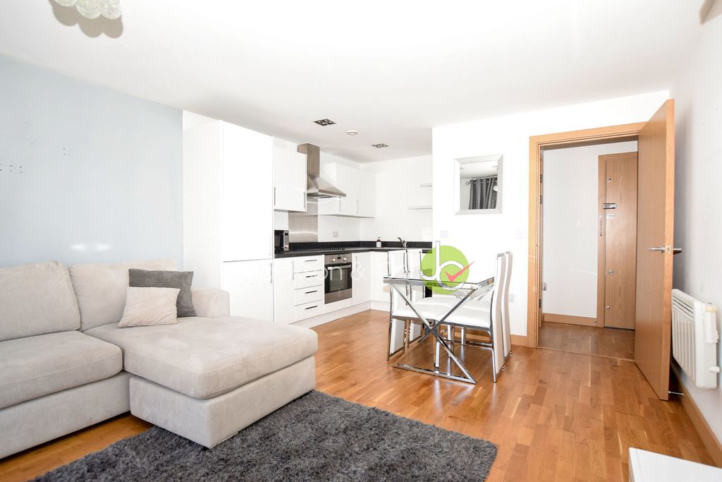 Property photo 3 of 9