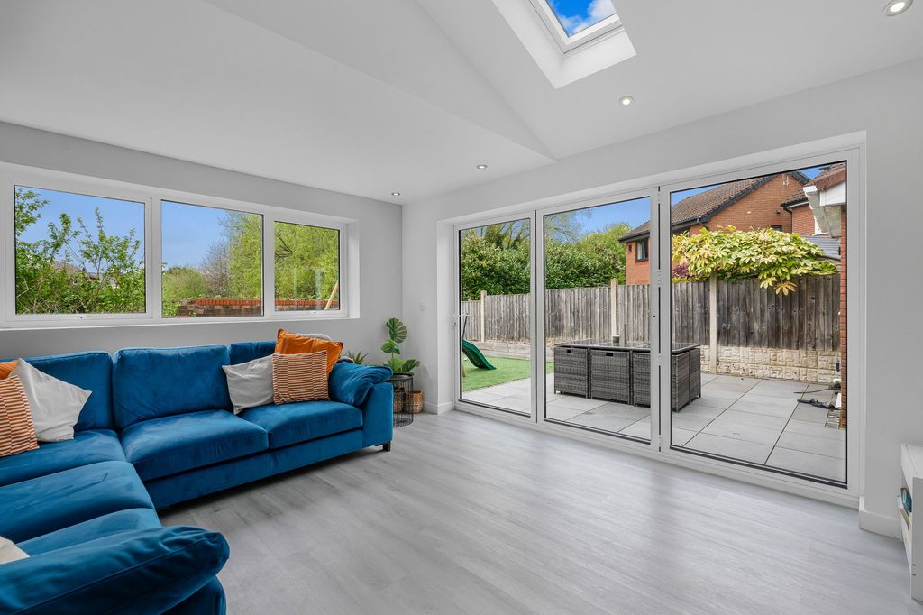 Property photo 3 of 37