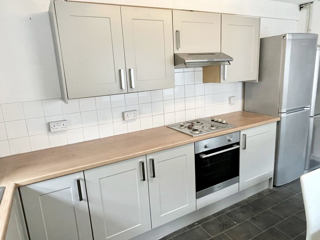 Property photo 1 of 12 18E41Bd6-Fe90-45B6-9Bfb-Dacdd2d10c61