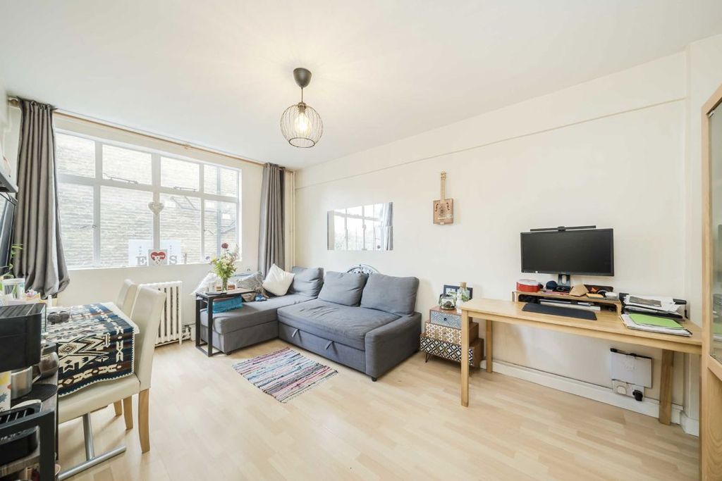 Property photo 2 of 4
