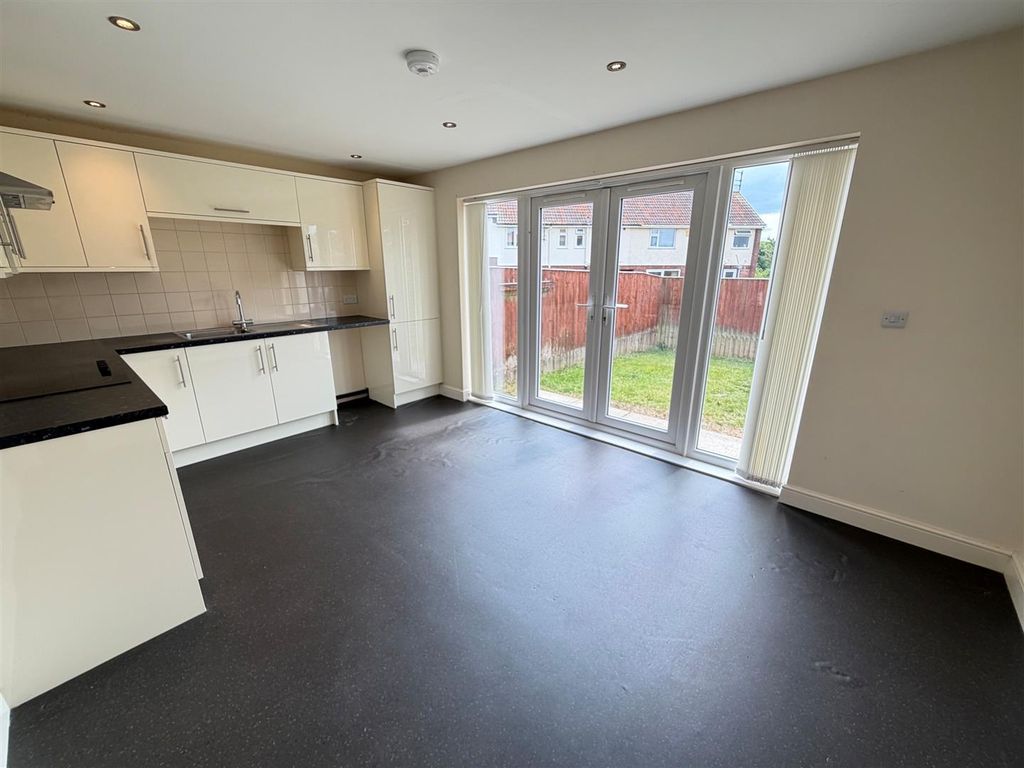 Property photo 2 of 9 3.Jpg