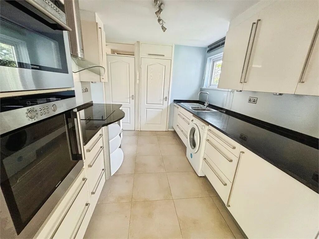 Property photo 3 of 11 Picture 3