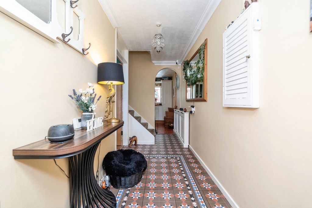 Property photo 2 of 12