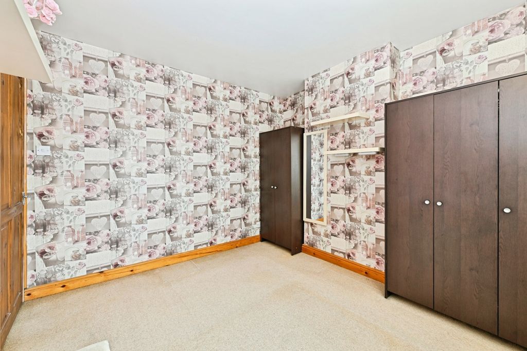 Property photo 3 of 17 Pbox-Img.Jpg