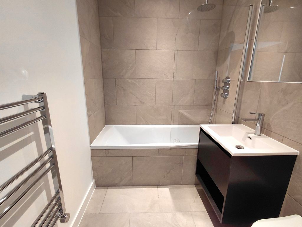 Property photo 3 of 8 Picture No. 04