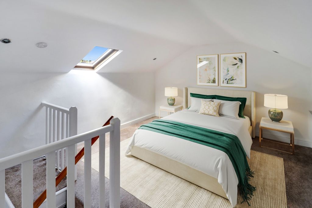 Property photo 3 of 14 Bedroom - Digitally Staged