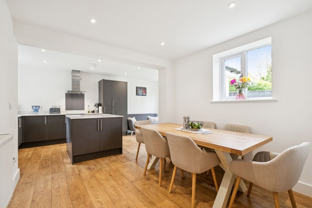 Property photo 2 of 24 4990932