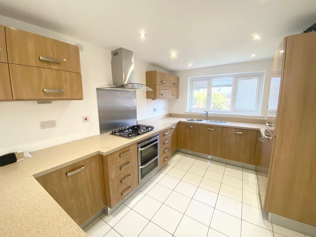 Property photo 2 of 16 Picture No. 27