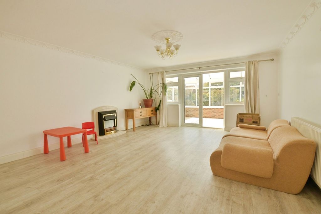Property photo 2 of 19 Pbox-Img.Jpg