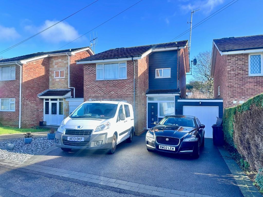 Property photo 1 of 1 Oakbury Drive Front.Jpeg