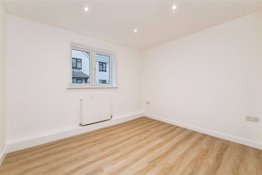 Additional image 10 of 2 bed flat for saleKerslakes Court, Honiton, Devon EX14