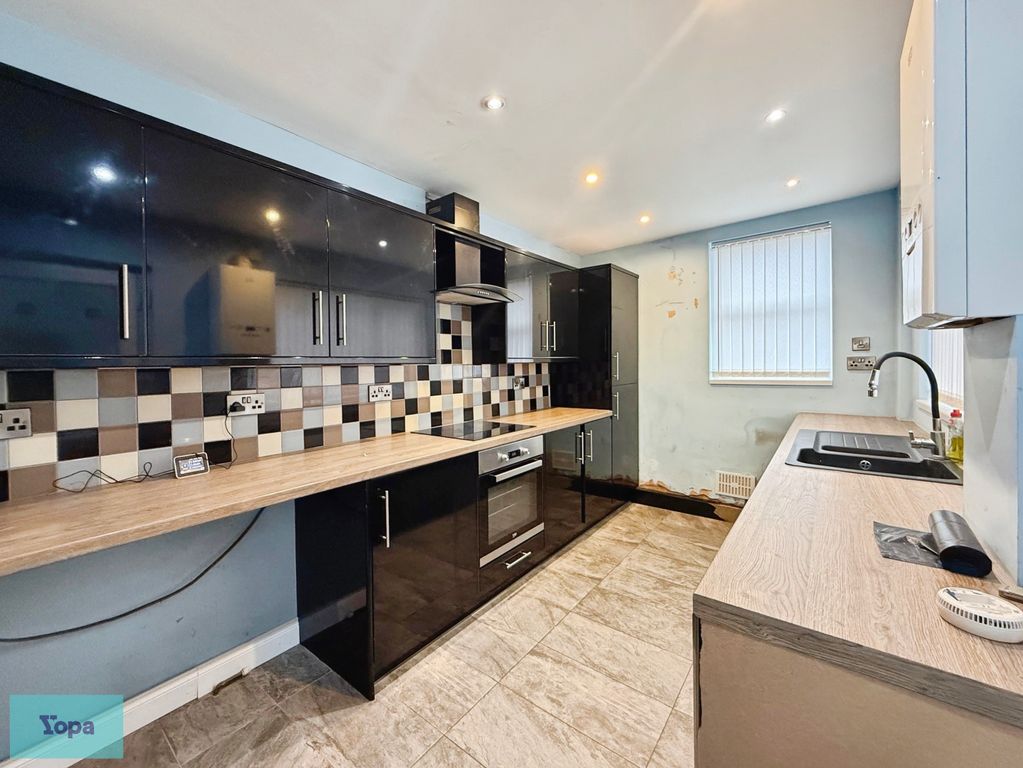 Property photo 2 of 15 77722619--4F9B-Bd99-70D5040Dcd62-75467-00000Fb6148Fe69A