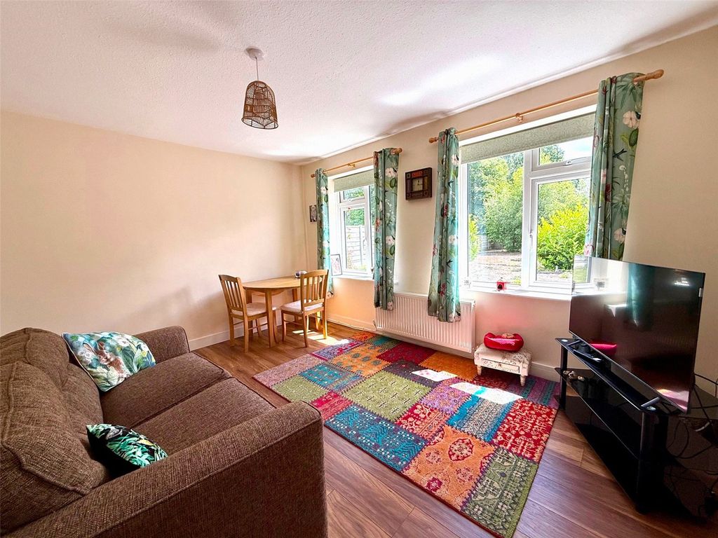 Property photo 2 of 15 Picture No. 04