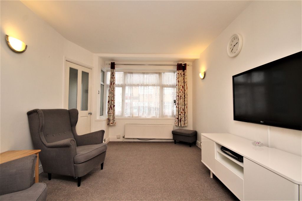 Property photo 3 of 13