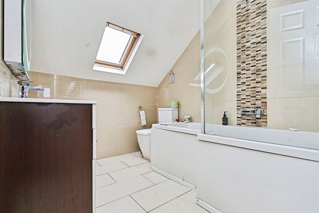 Property photo 3 of 20