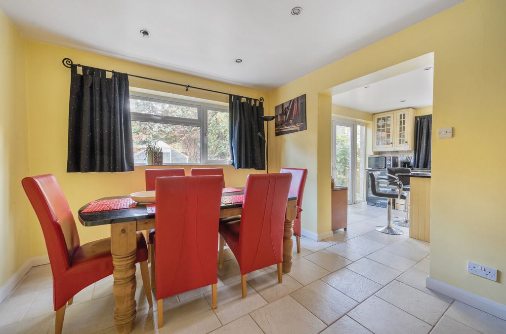 Property photo 3 of 14 1356475-23-6909Fa...