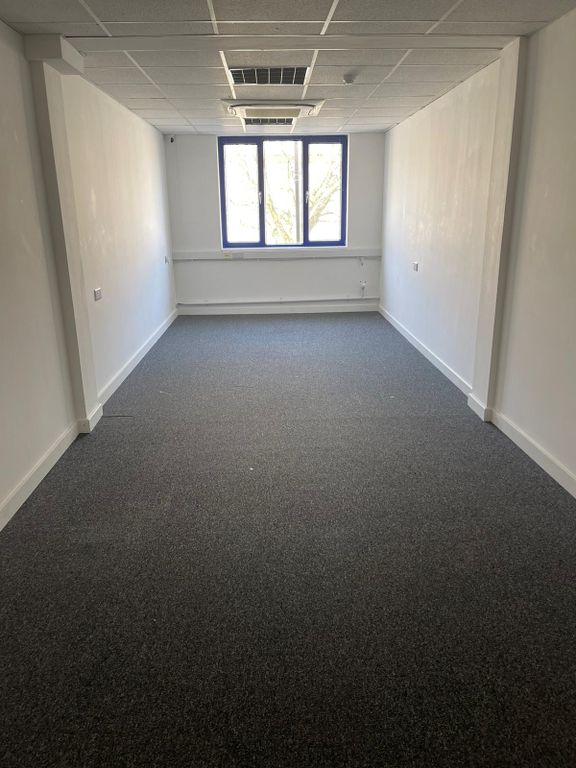 Property photo 1 of 2