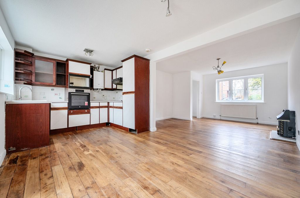 Property photo 2 of 16 1408302-8-699867E...