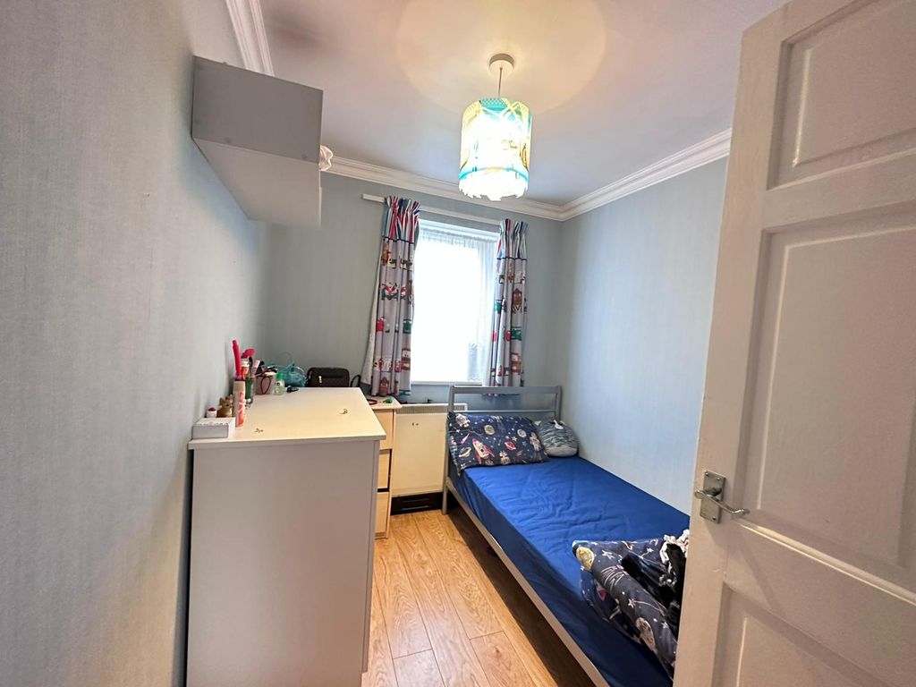 Property photo 3 of 9 Gallery