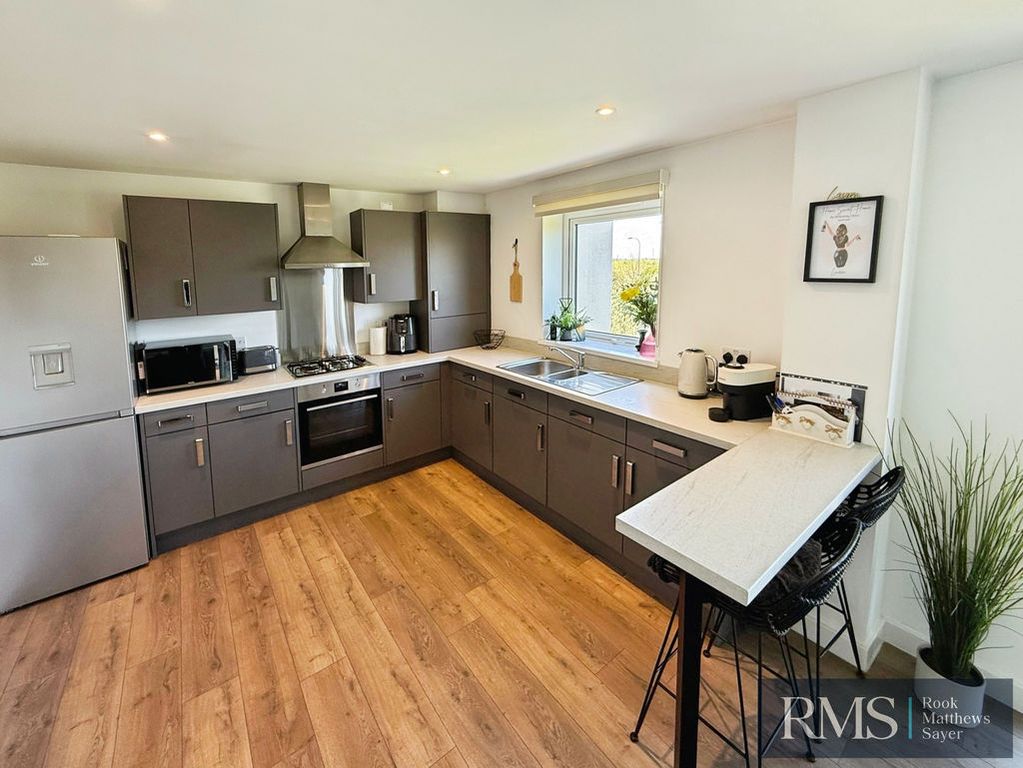 Property photo 3 of 9 Photo 7