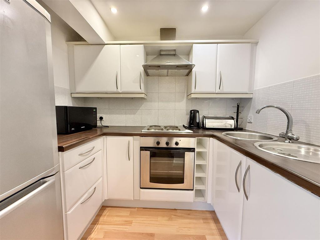 Property photo 2 of 7 Kitchen.Jpg