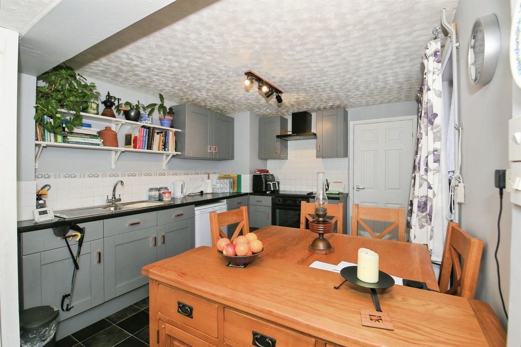 Property photo 3 of 15