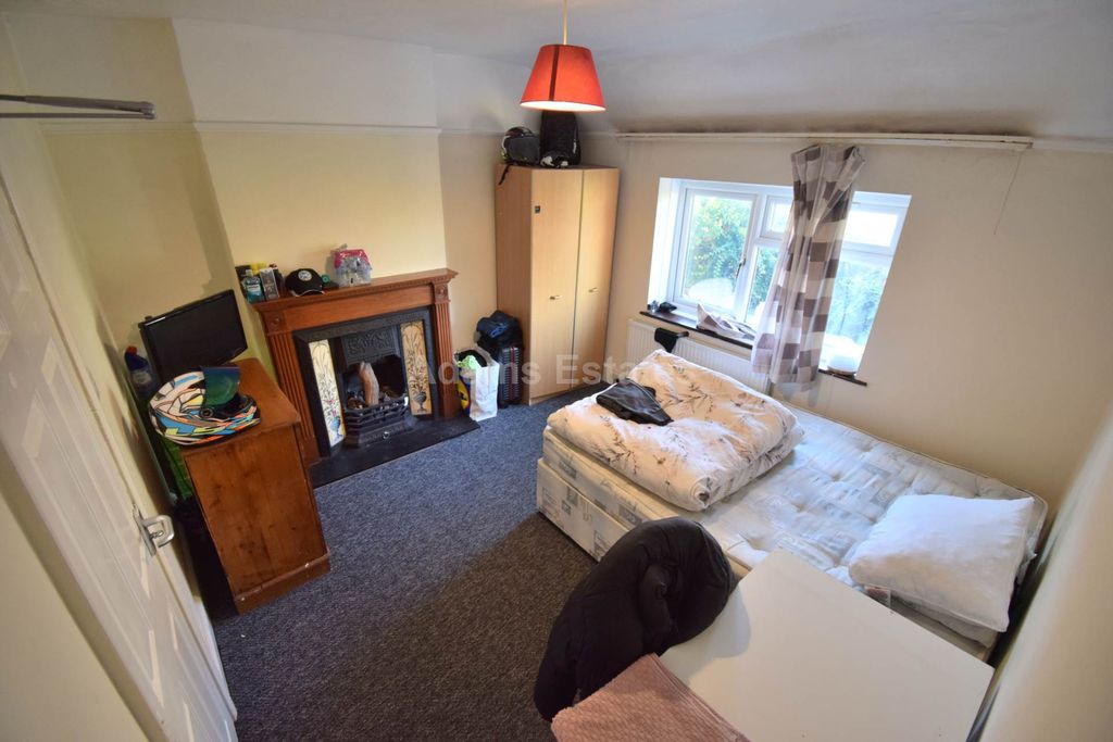 Property photo 1 of 4