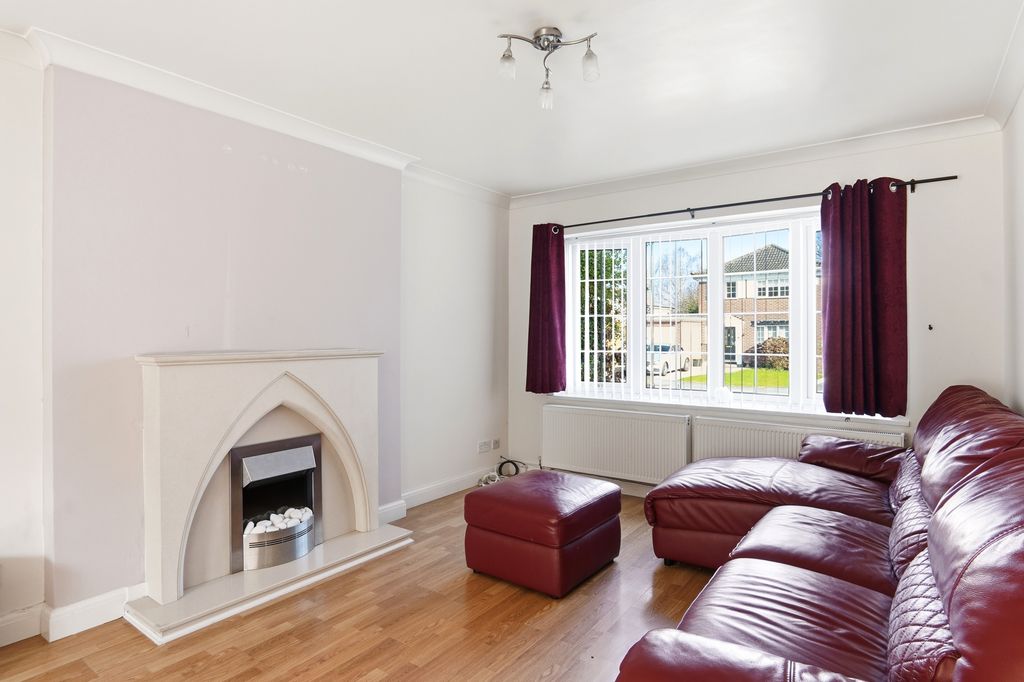 Property photo 3 of 17 Oakwoodgarth7