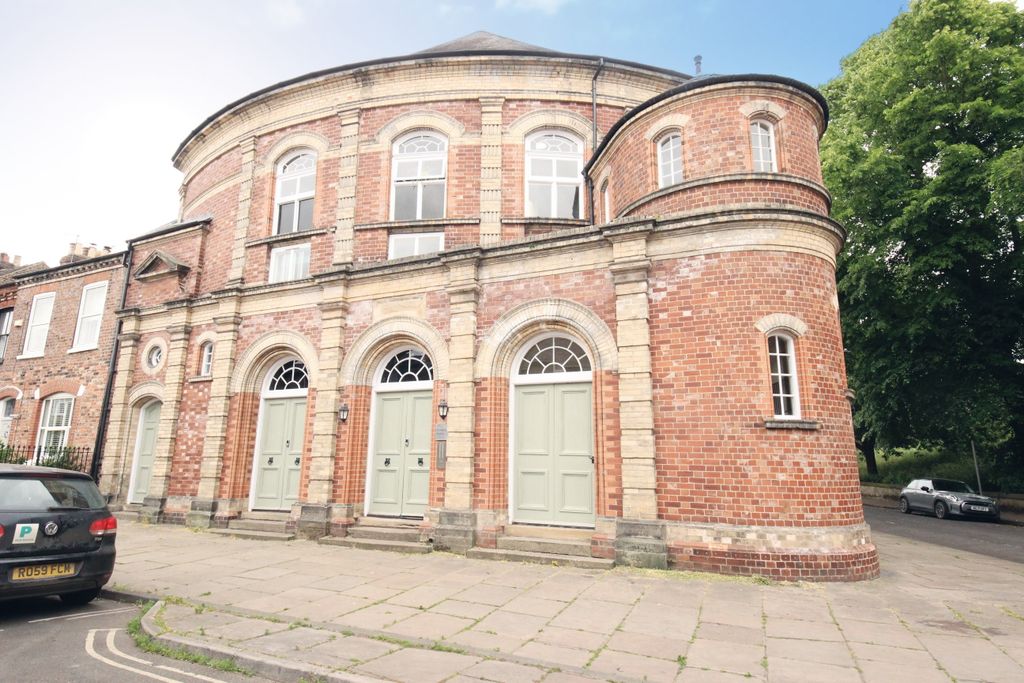 Property photo 2 of 6