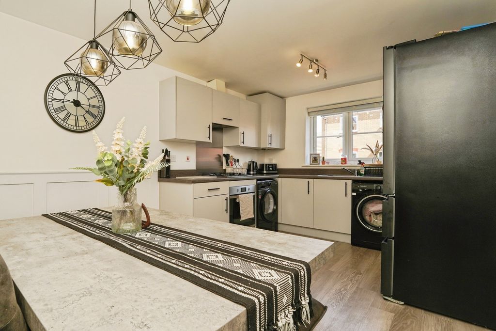Property photo 2 of 16 Pbox-Img.Jpg