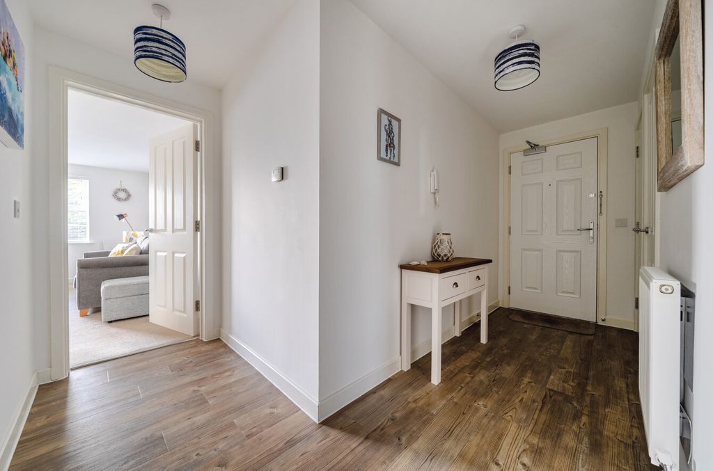 Property photo 2 of 11 1376215-13-6929B8...