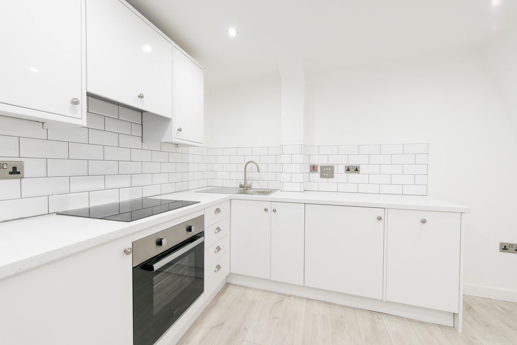 Property photo 3 of 5 Kitchen