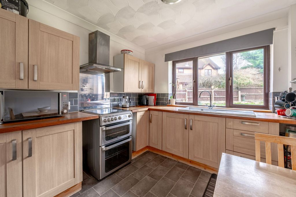 Property photo 3 of 21