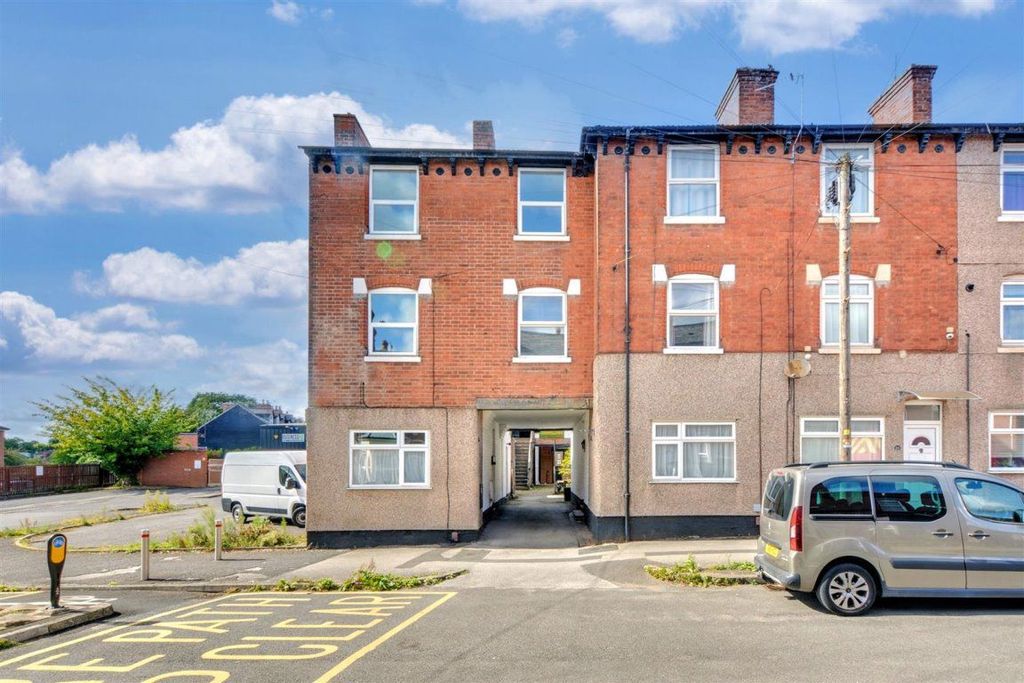 Property photo 1 of 8